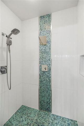 83 Beach Drive, Lake Tapawingo, MO 64015