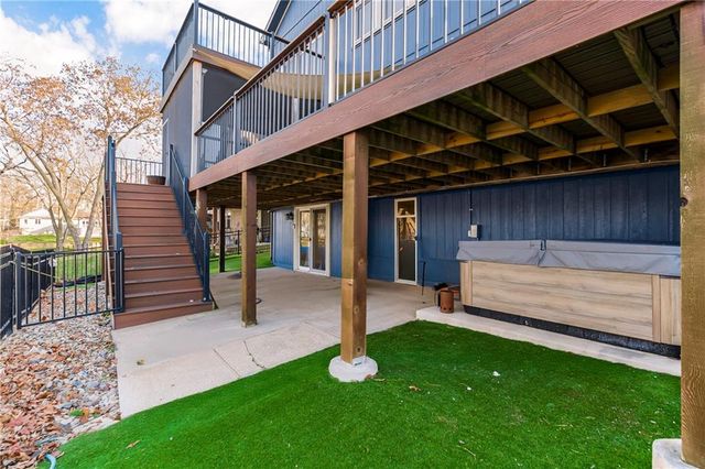 83 Beach Drive, Lake Tapawingo, MO 64015