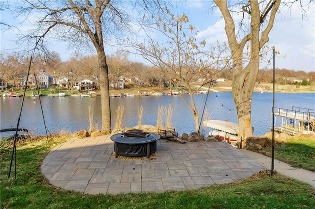 83 Beach Drive, Lake Tapawingo, MO 64015