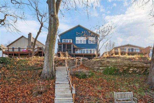 83 Beach Drive, Lake Tapawingo, MO 64015