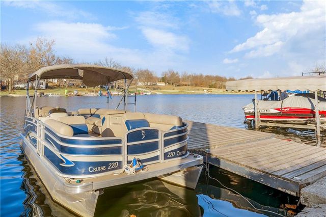 83 Beach Drive, Lake Tapawingo, MO 64015