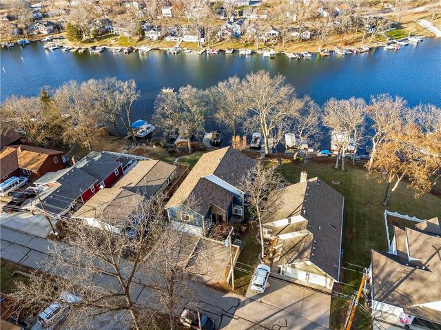 83 Beach Drive, Lake Tapawingo, MO 64015