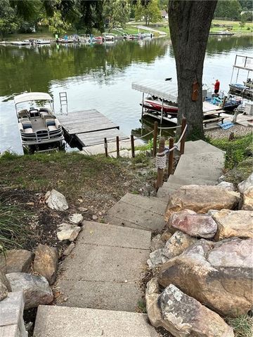 83 Beach Drive, Lake Tapawingo, MO 64015