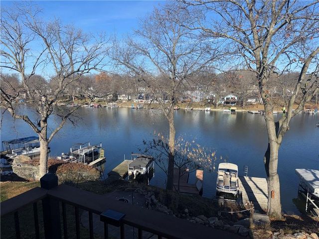 83 Beach Drive, Lake Tapawingo, MO 64015