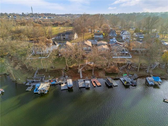 83 Beach Drive, Lake Tapawingo, MO 64015
