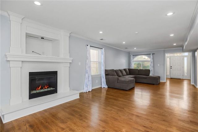 83 Beach Drive, Lake Tapawingo, MO 64015