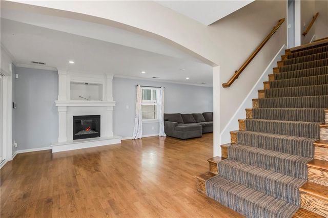 83 Beach Drive, Lake Tapawingo, MO 64015