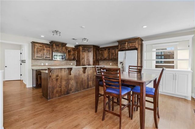 83 Beach Drive, Lake Tapawingo, MO 64015