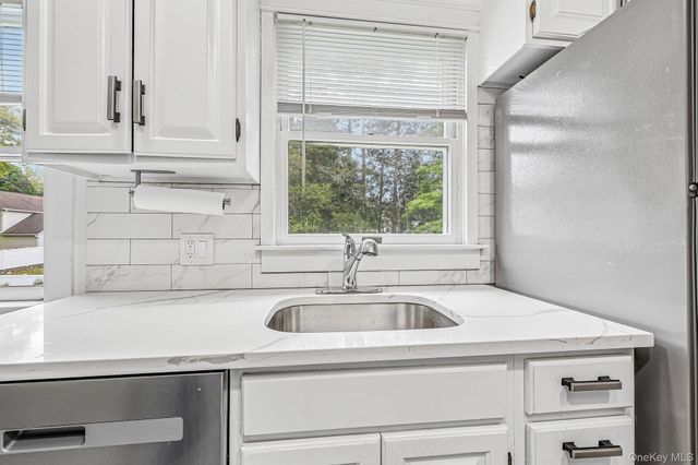 18 Miller Terrace, White Plains, NY 10607