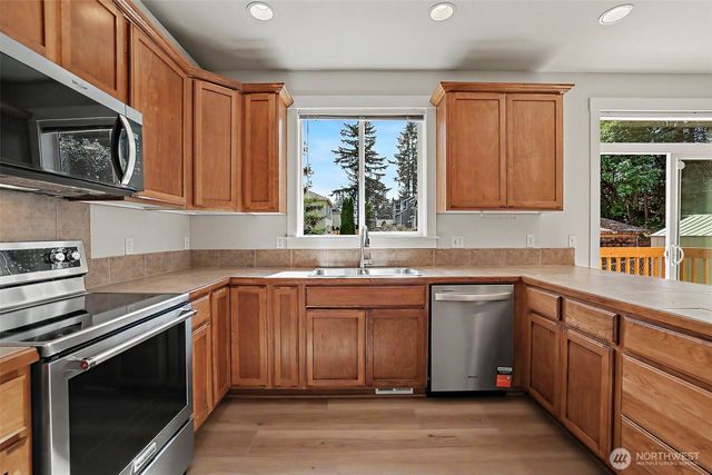 2021 NE 25th Place, Renton, WA 98056
