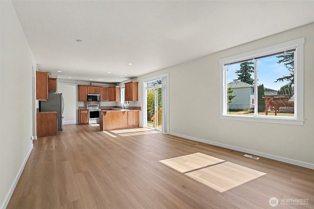 2021 NE 25th Place, Renton, WA 98056