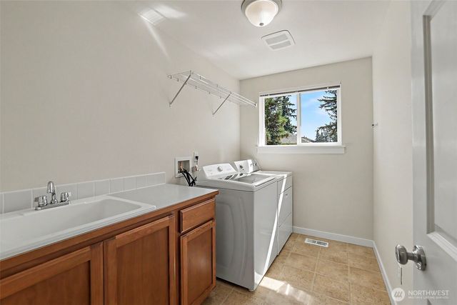 2021 NE 25th Place, Renton, WA 98056
