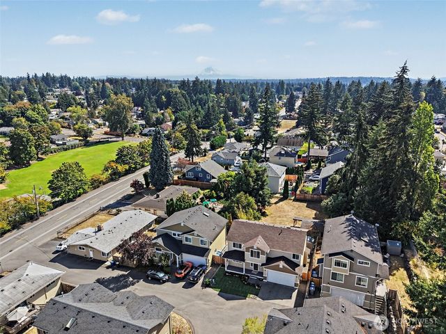 2021 NE 25th Place, Renton, WA 98056