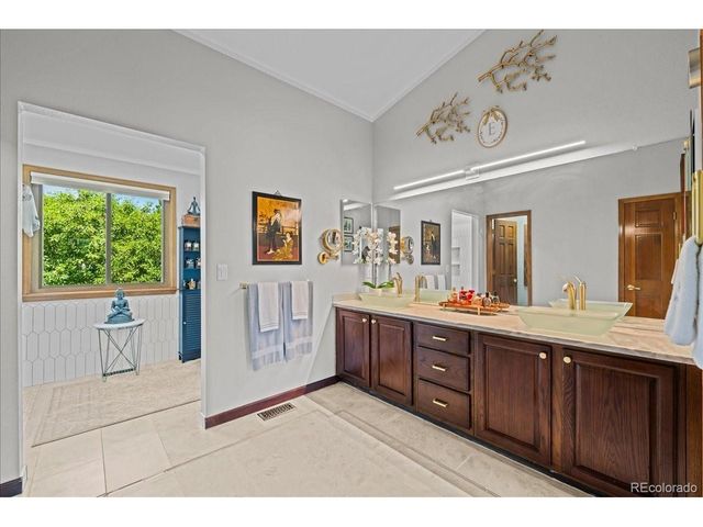 13970 W Cornell Ave, Lakewood, CO 80228