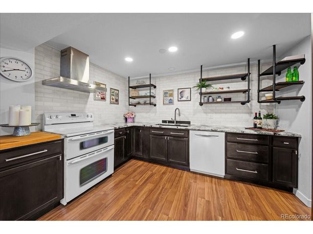 13970 W Cornell Ave, Lakewood, CO 80228