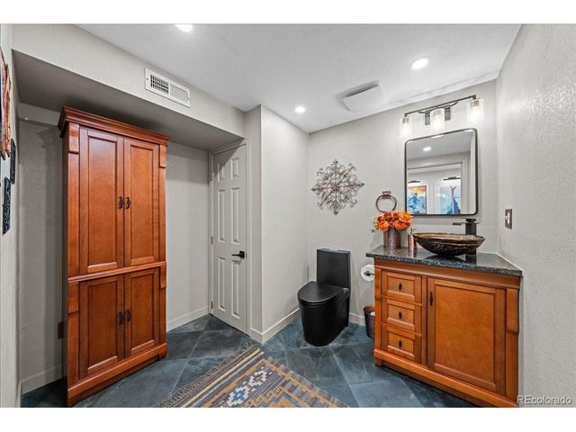 13970 W Cornell Ave, Lakewood, CO 80228