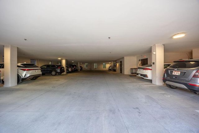 1670 E Broad Street, 201, Columbus, OH 43203