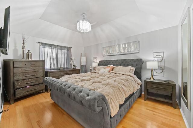 8850 S Mozart Avenue, Evergreen Park, IL 60805