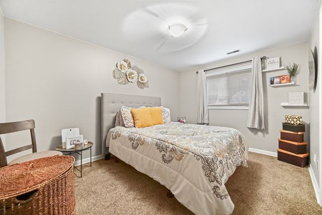 8850 S Mozart Avenue, Evergreen Park, IL 60805