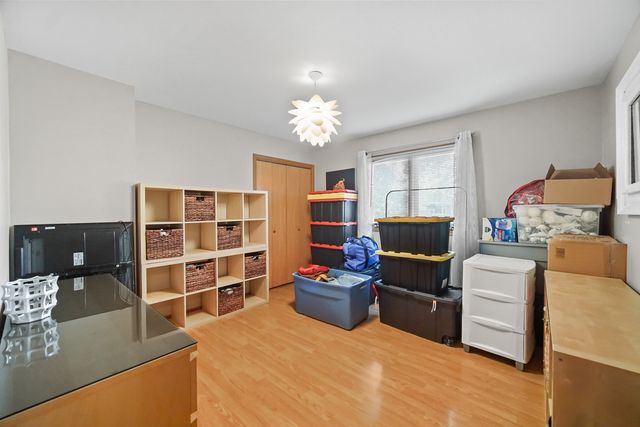 8850 S Mozart Avenue, Evergreen Park, IL 60805