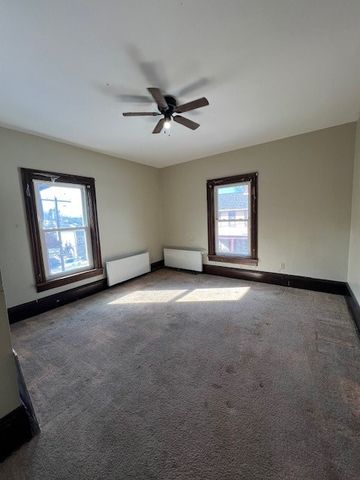 18 Observatory St, Manor, PA 15665