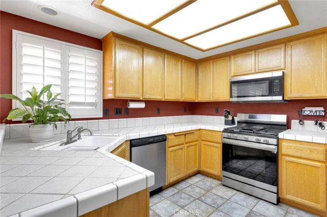 20083 Rimrock Road, Apple Valley, CA 92307