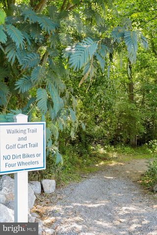 300 HEADWATERS DR, Falling Waters, WV 25419