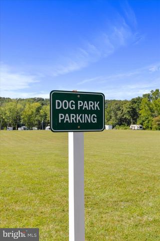 300 HEADWATERS DR, Falling Waters, WV 25419