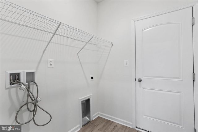 300 HEADWATERS DR, Falling Waters, WV 25419