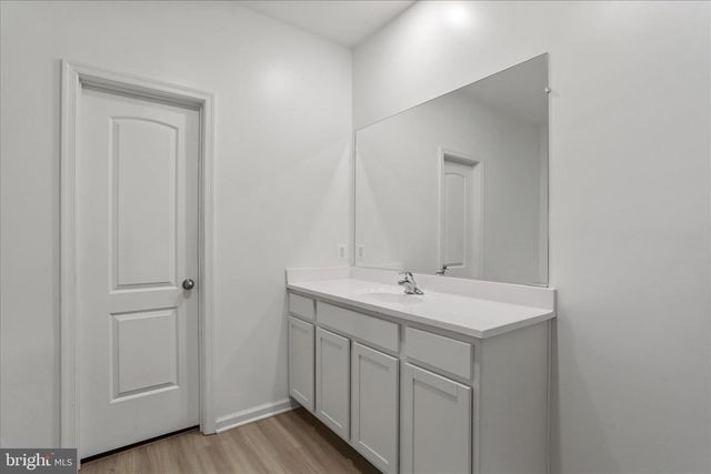 300 HEADWATERS DR, Falling Waters, WV 25419