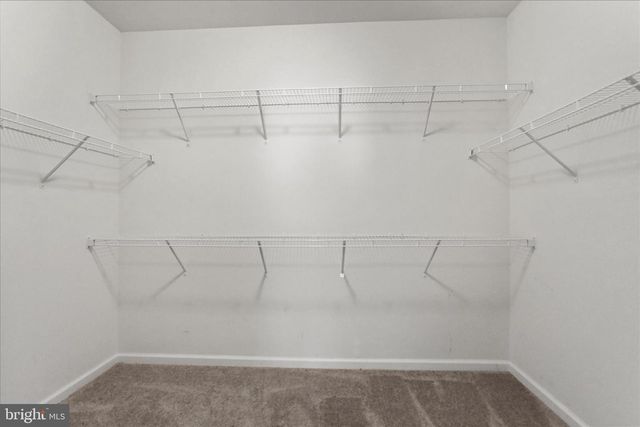 300 HEADWATERS DR, Falling Waters, WV 25419