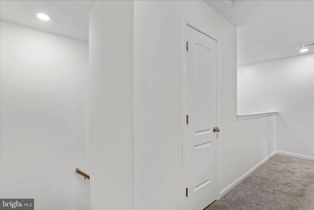 300 HEADWATERS DR, Falling Waters, WV 25419