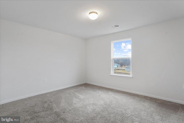 300 HEADWATERS DR, Falling Waters, WV 25419