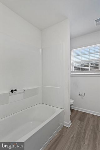 300 HEADWATERS DR, Falling Waters, WV 25419