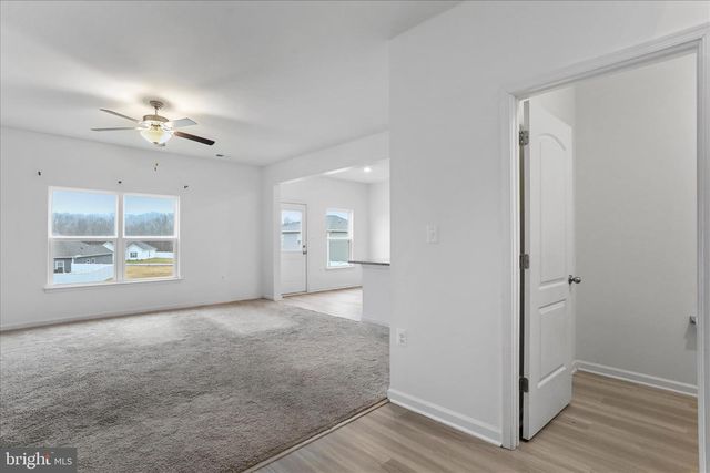 300 HEADWATERS DR, Falling Waters, WV 25419