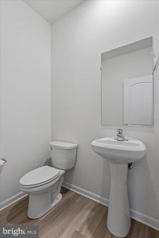 300 HEADWATERS DR, Falling Waters, WV 25419