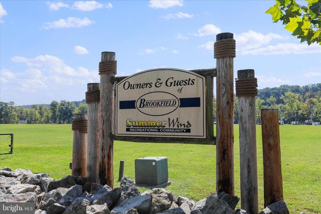 300 HEADWATERS DR, Falling Waters, WV 25419