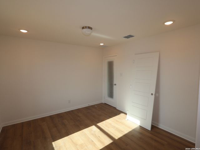 105 Greeley Drive, Floresville, TX 78114