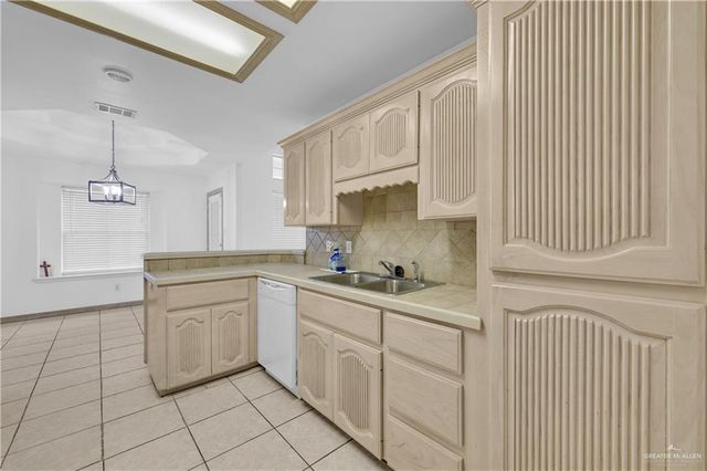 2800 Charlotte Drive, Pharr, TX 78577