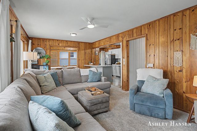 8344 Je-NE-Be Drive Ne, Courtland Twp, MI 49341