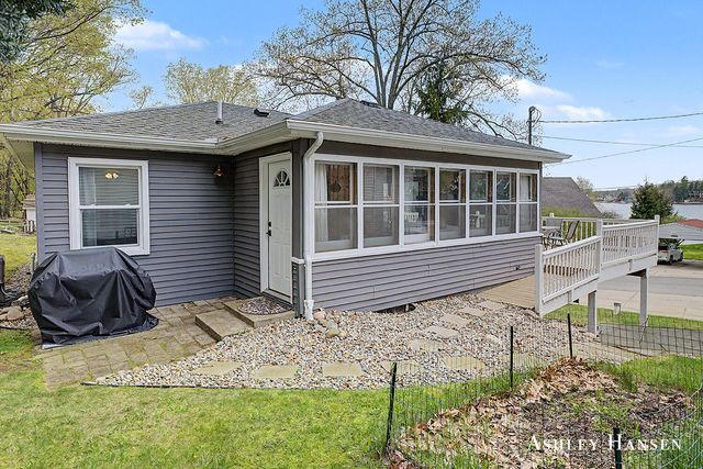 8344 Je-NE-Be Drive Ne, Courtland Twp, MI 49341