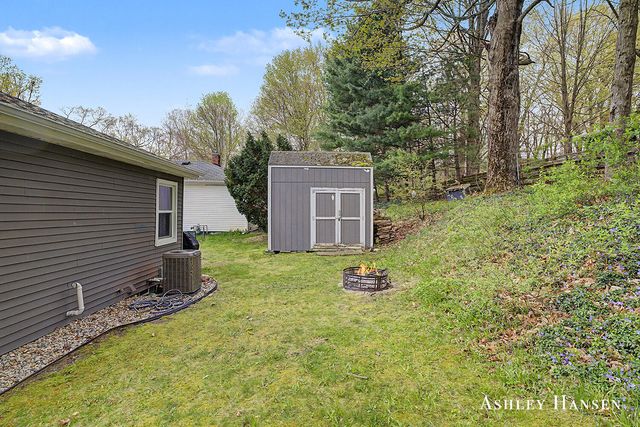 8344 Je-NE-Be Drive Ne, Courtland Twp, MI 49341
