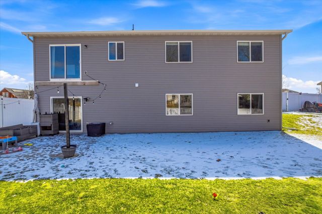 704 Edgewood Street SW, Isanti, MN 55040