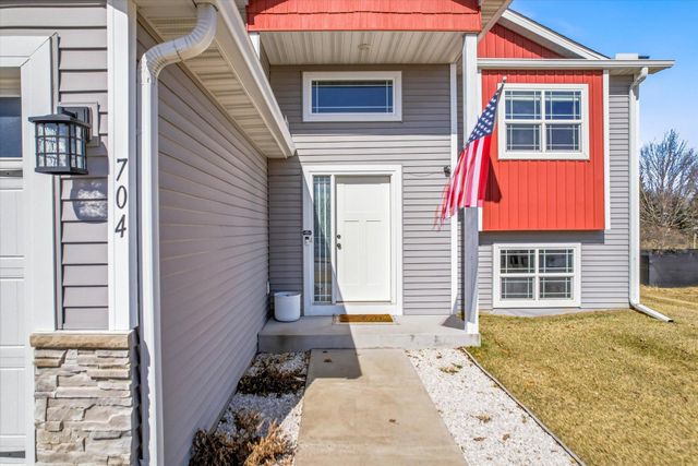 704 Edgewood Street SW, Isanti, MN 55040