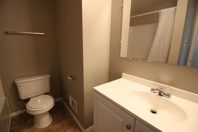 16265 Oakbrook Street, Romulus, MI 48174