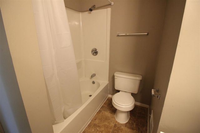 16265 Oakbrook Street, Romulus, MI 48174