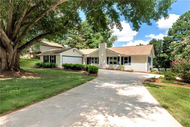 5658 Raintree Trace, Oakwood, GA 30566