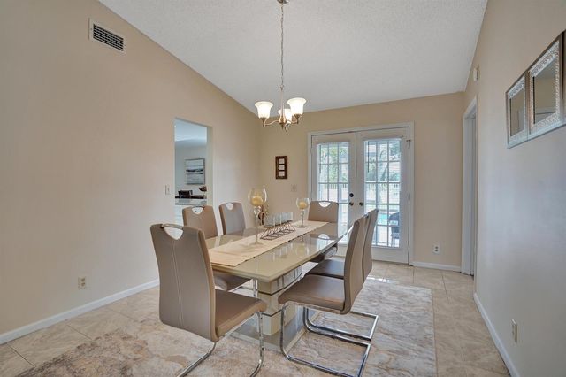 86 Las Brisas, Boynton Beach, FL 33426