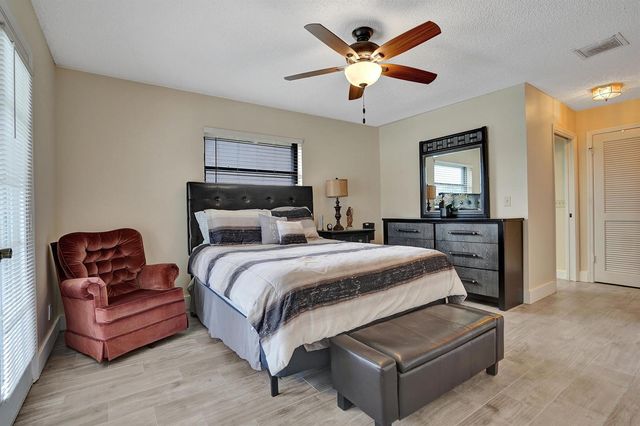 86 Las Brisas, Boynton Beach, FL 33426