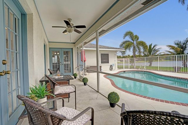 86 Las Brisas, Boynton Beach, FL 33426